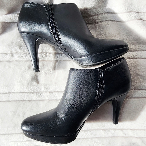 Liz Claiborne booties Sz 6 - Picture 4 of 6
